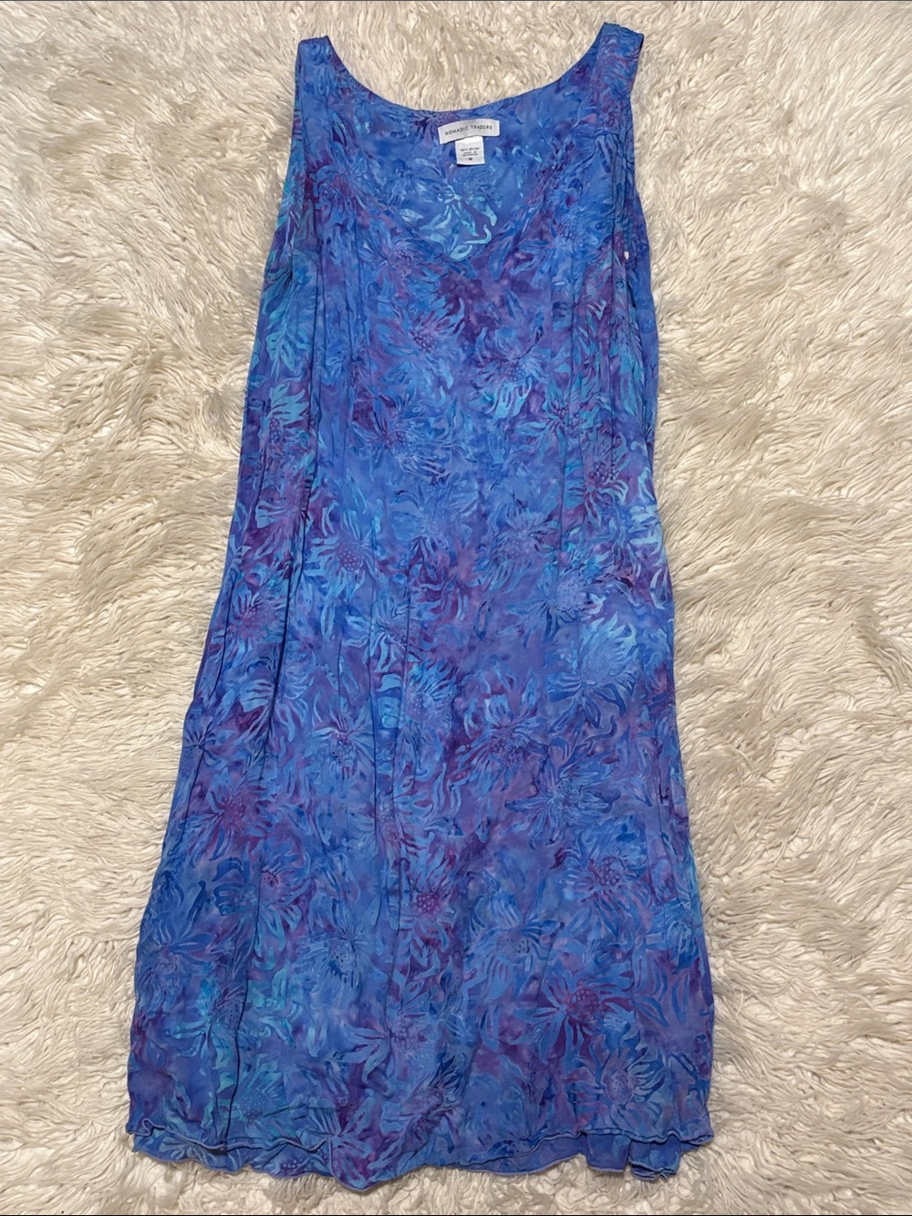 Hawaiian style v neck dress 👗 💜